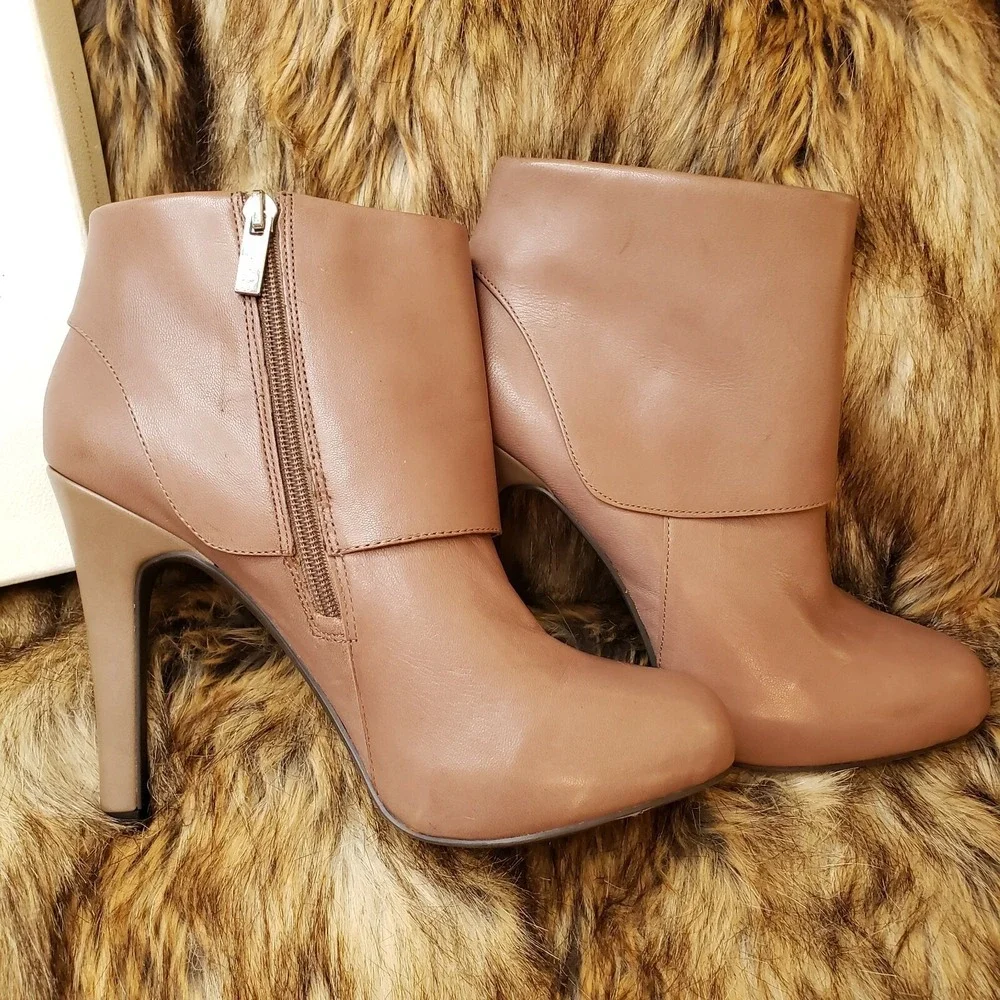 Women's Jessica Simpson ADDEY Platform Ankle Boot Heel SLATER‎ TAUPE NIB 9M